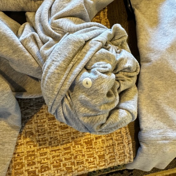 Lululemon Gray Hooded High Neck Active Sweatshirt with Thumb Holes Size 4 - Picture 5 of 5